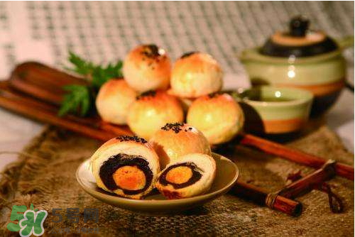 蛋黃酥可以用微波爐烤嗎？微波爐可以做蛋黃酥嗎？