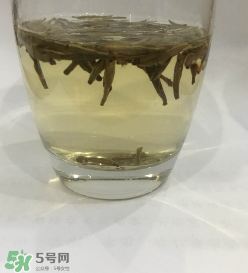 白毫銀針的產(chǎn)地在哪個?。堪缀零y針是哪里產(chǎn)的？