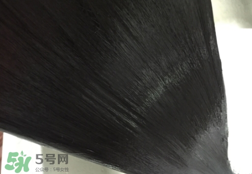 護發(fā)精油能不能抹頭皮？護發(fā)精油的危害