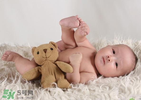 寶寶驚厥是什么癥狀？如何區(qū)別寶寶驚厥和驚跳？