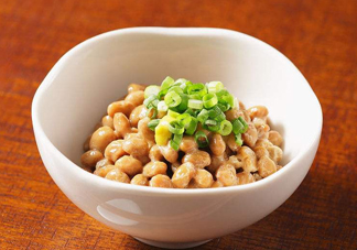 納豆是甜的還是咸的？納豆怎么吃最好