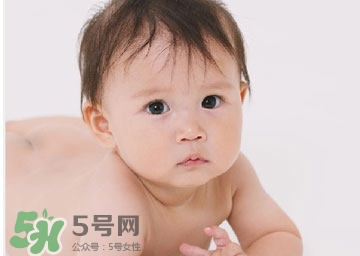 剛出生的寶寶要注意什么？剛出生的寶寶要準(zhǔn)備哪些東西？