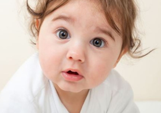 新生兒吐奶是什么原因？新生兒吐奶從鼻子出來怎么回事？