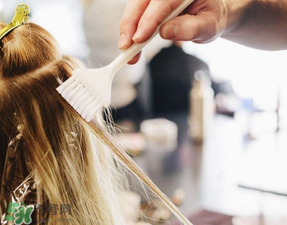 染發(fā)會導(dǎo)致掉頭發(fā)嗎？燙發(fā)會導(dǎo)致掉頭發(fā)嗎
