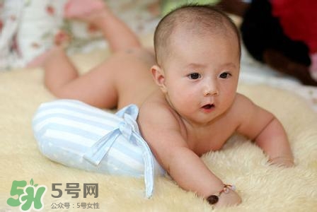 剛出生的寶寶要注意什么？剛出生的寶寶要準(zhǔn)備哪些東西？