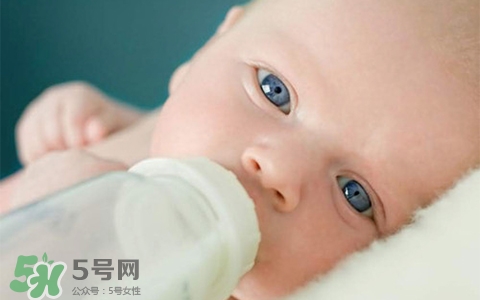 寶寶奶粉過敏什么原因？奶粉過敏的識別和處理