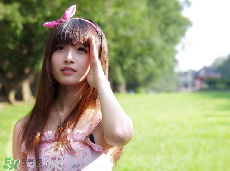 婦炎潔能治狐臭嗎？婦炎潔過(guò)期了還能用嗎？