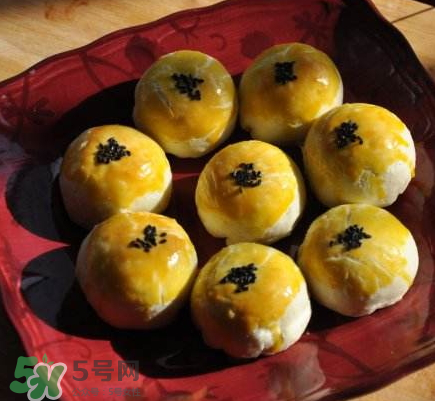 吃蛋黃酥會(huì)胖嗎？減肥可以吃蛋黃酥？