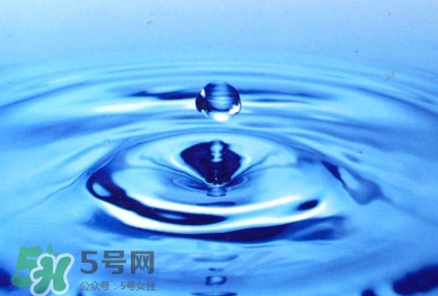 國家飲用水標(biāo)準(zhǔn)是什么？飲用水和礦泉水的區(qū)別