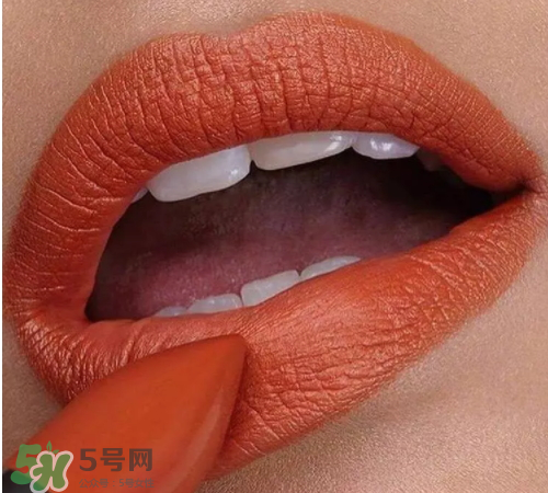 歐萊雅Loreal Balmain限量口紅多少錢_上市時(shí)間_試色 歐萊雅Loreal Balmain限量口紅多少錢_上市時(shí)間_試色