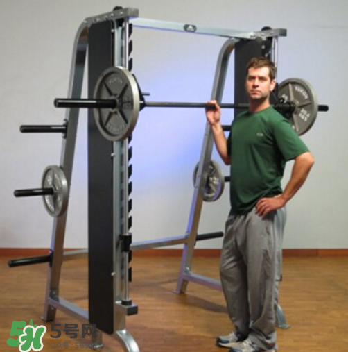 史密斯機是練什么的？史密斯機怎么用？