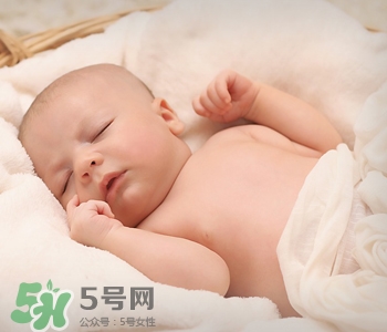 寶寶多大可以剪指甲？寶寶剪指甲的正確方法