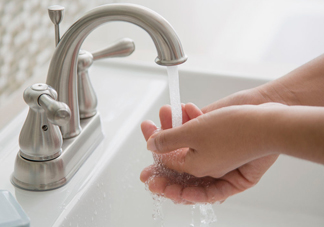 自來水為什么不能直接喝？自來水洗過的水果為什么可以吃？