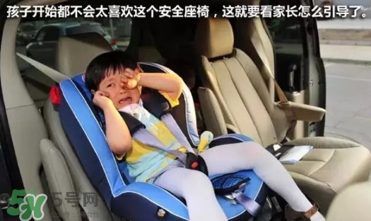 嬰兒幾個月可以做寶寶椅？嬰兒安全椅安裝方法