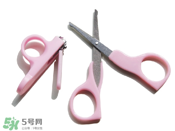 未滿月的寶寶可以剪指甲嗎？寶寶多久剪一次指甲？