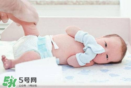 用尿布好還是尿不濕好？用尿布好還是紙尿褲好？