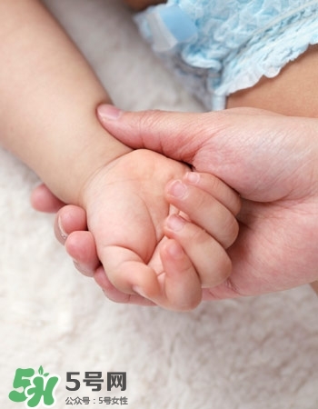 寶寶剪指甲剪到肉怎么辦？寶寶剪指甲流血了怎么辦？