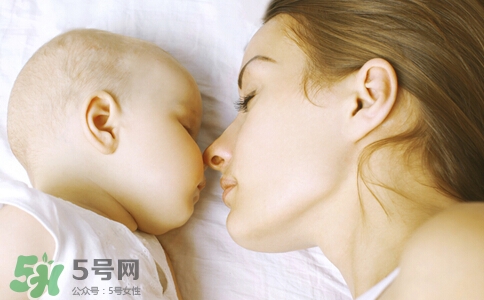 母乳到什么時(shí)候就沒營養(yǎng)了？母乳什么時(shí)候斷最好？