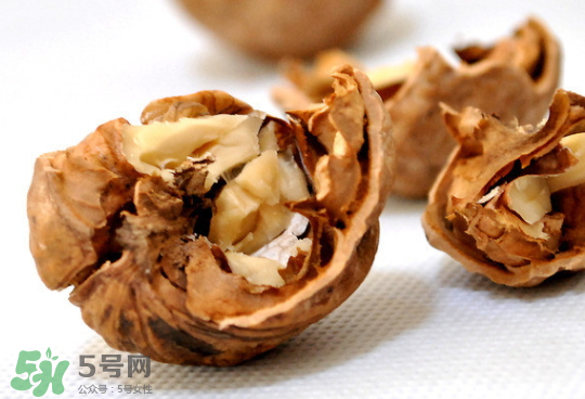 吃核桃能除濕嗎？濕氣重可以吃核桃嗎？