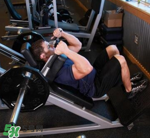 哈克深蹲怎么做？哈克深蹲能代替深蹲嗎？