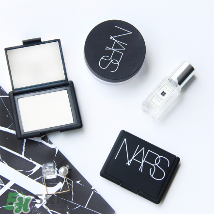 NARS高光蜜粉餅怎么樣？NARS高光蜜粉餅好用嗎？