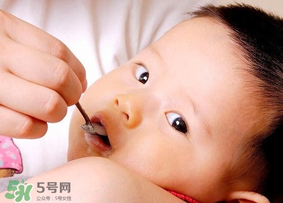 母乳喂養(yǎng)胸部會(huì)變形嗎？如何避免產(chǎn)后乳房變形？