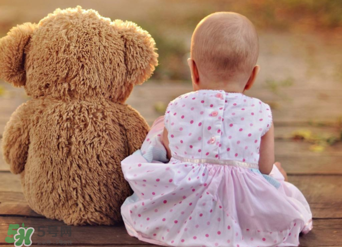 秋季寶寶怎么穿衣服？秋季寶寶穿什么？