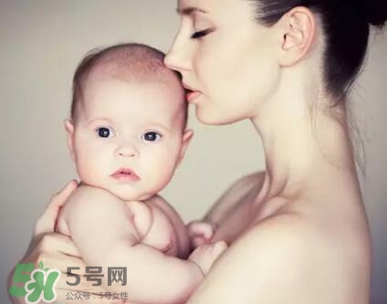 母乳到什么時(shí)候就沒營養(yǎng)了？母乳什么時(shí)候斷最好？