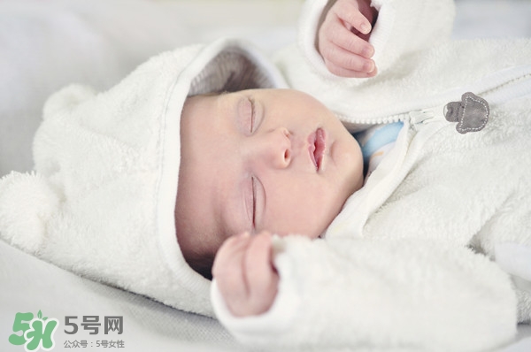 寶寶張嘴睡覺(jué)會(huì)變丑嗎？寶寶張嘴睡覺(jué)的危害