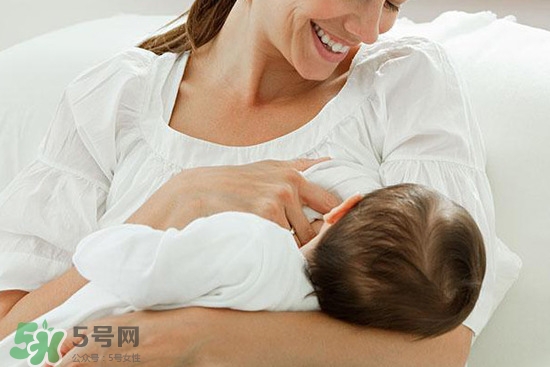 母乳到什么時(shí)候就沒營養(yǎng)了？母乳什么時(shí)候斷最好？