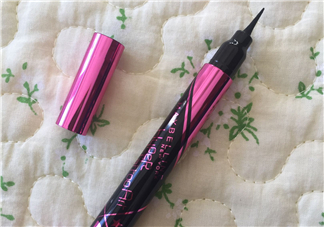 美寶蓮眼線液筆怎么樣？美寶蓮眼線液筆暈染嗎？