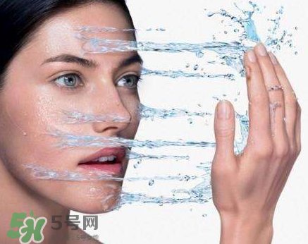 化妝水你選對了嗎？8款熱門明星化妝水測評