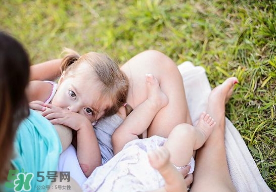 母乳能做什么？母乳可以放冰箱保鮮多久？