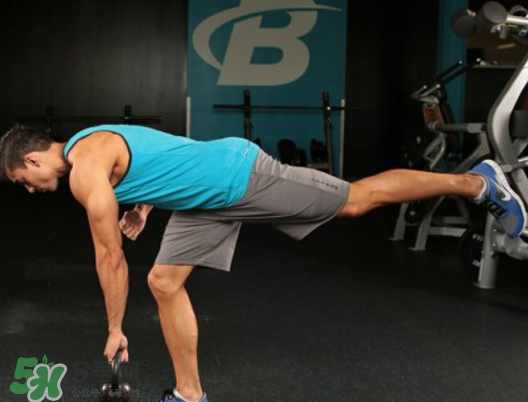 單腳硬拉怎么練？5招教你學(xué)會(huì)單腳硬拉