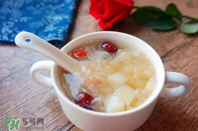 秋季養(yǎng)生食譜有哪些？秋季健康靠這些