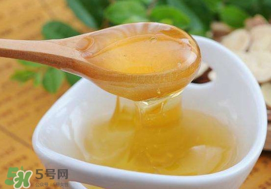 椴樹蜜和百花蜜哪個好？椴樹蜜和百花蜜的區(qū)別