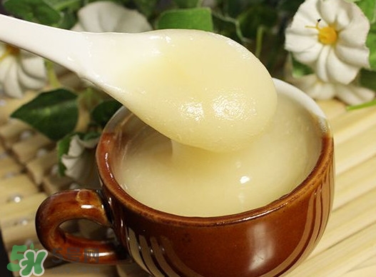 椴樹蜜什么時(shí)候喝好？椴樹蜜什么季節(jié)有