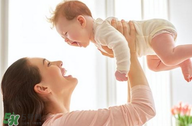 寶寶發(fā)燒出汗后可以洗澡嗎？寶寶發(fā)燒出汗好嗎？