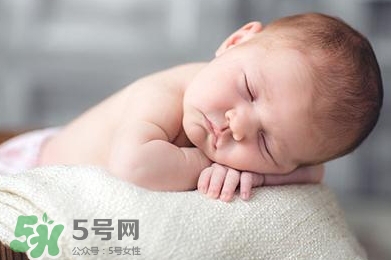 臍疝是什么？臍疝對寶寶有什么影響？