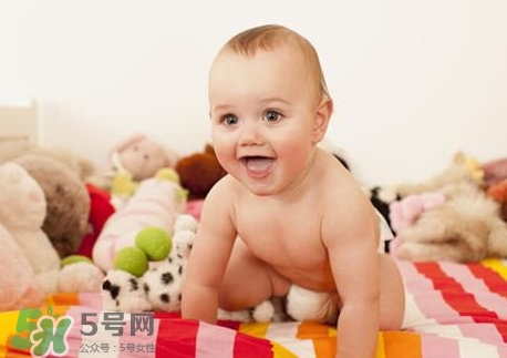 寶寶睡覺為什么會笑？寶寶睡覺笑出聲是做夢了嗎？