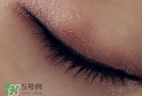 眼線膏和眼線液筆哪個(gè)好用？眼線膏和眼線液新人這樣選擇