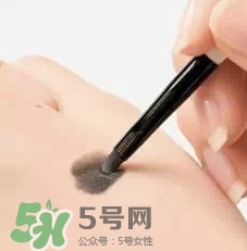 眼線膏和眼線液筆哪個(gè)好用？眼線膏和眼線液新人這樣選擇