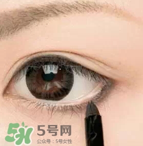 眼線膏和眼線液筆哪個(gè)好用？眼線膏和眼線液新人這樣選擇