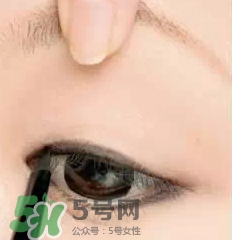 眼線膏和眼線液筆哪個(gè)好用？眼線膏和眼線液新人這樣選擇