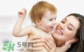 寶寶什么時(shí)候?qū)W會(huì)說(shuō)話？怎么教寶寶說(shuō)話？