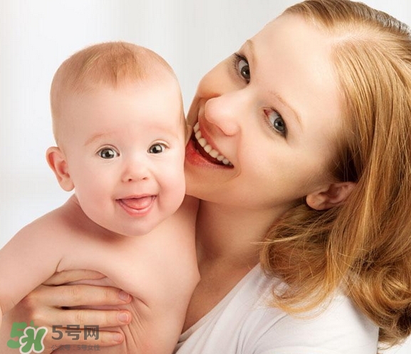 新生兒痤瘡多久會(huì)好？新生兒痤瘡能用百多邦嗎？