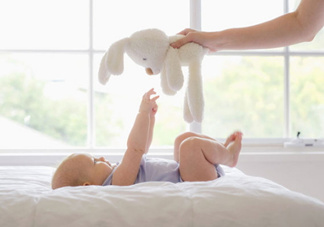 寶寶頭型是睡出來的嗎？寶寶頭型矯正最佳時間