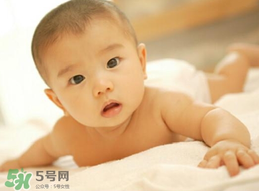 寶寶發(fā)燒抽搐正常嗎？寶寶發(fā)燒抽搐怎么辦？