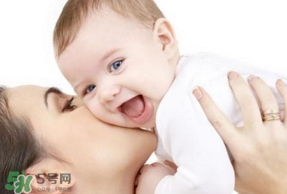 寶寶的長(zhǎng)相由什么決定-遺傳誰(shuí)的