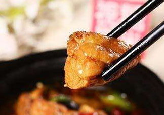 美國黃燜雞米飯為什么那么貴？美國黃燜雞米飯多少錢一份？